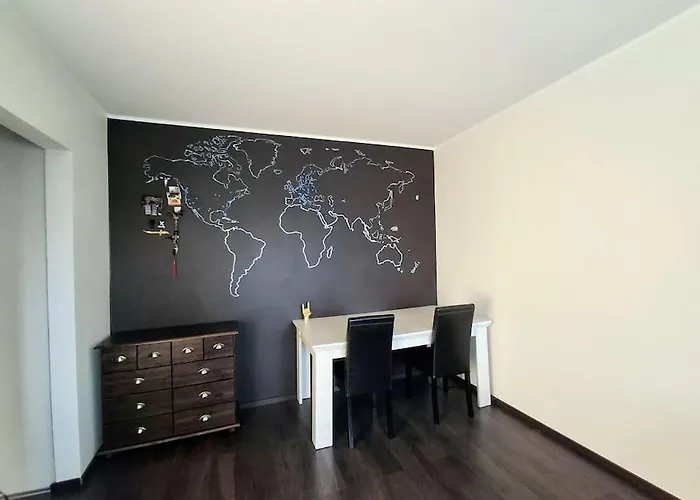 Convenient Stay Close To Airport And Old Town