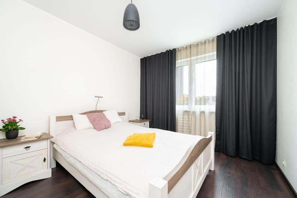 Convenient Close To Airport And Old Town Íbúð *